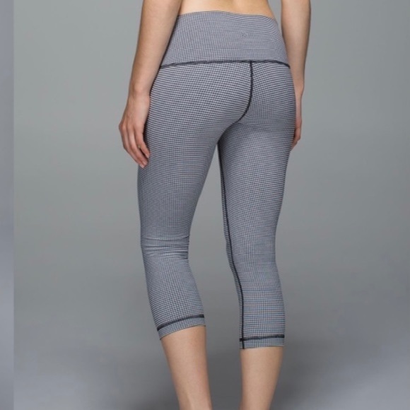 🌸2/$25 Lululemon Black White Wunder Under Crop roll down gingham - Picture 2 of 12
